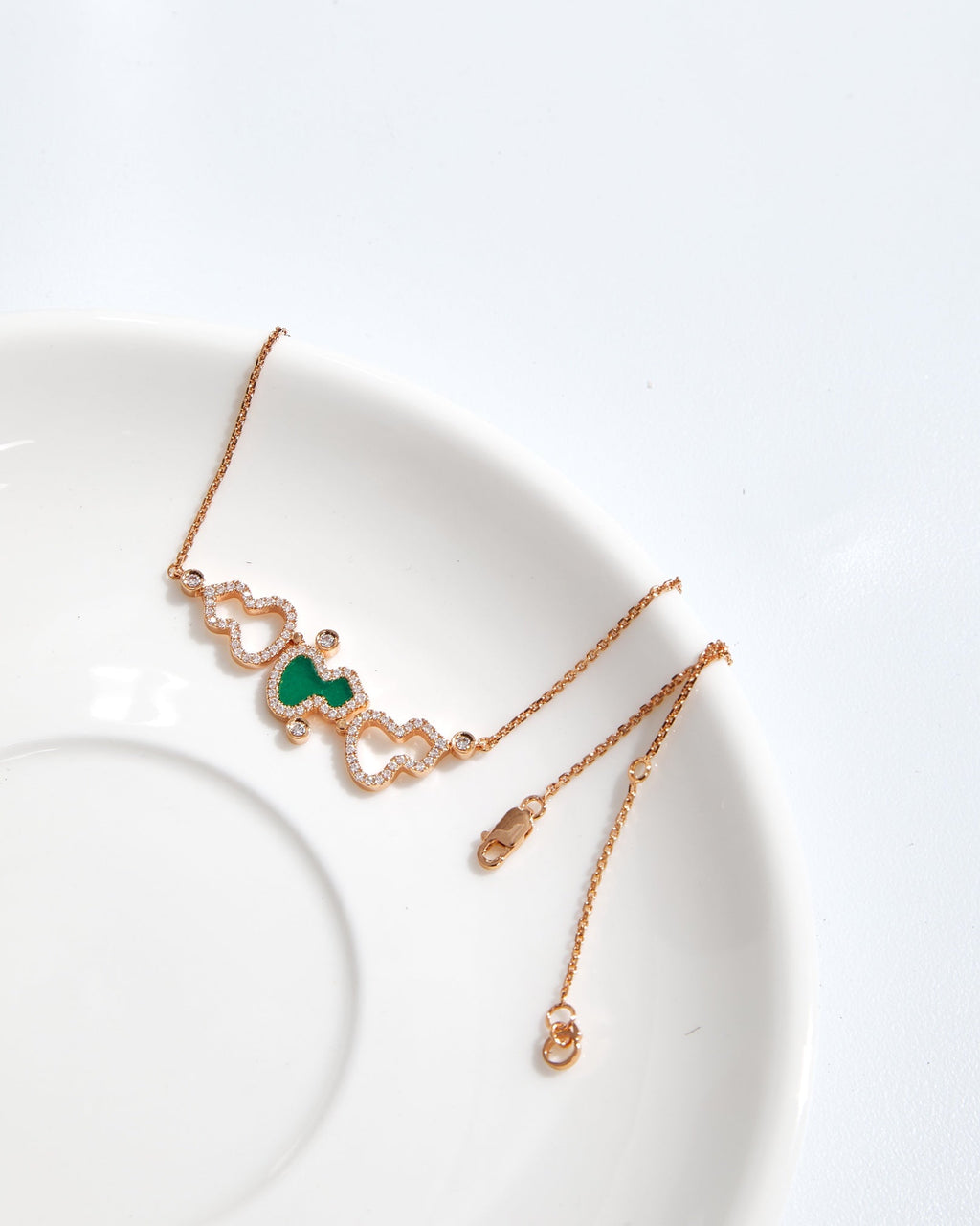 QEELIN WULU 3 MOTIF DIAMOND PINK GOLD NECKLACE