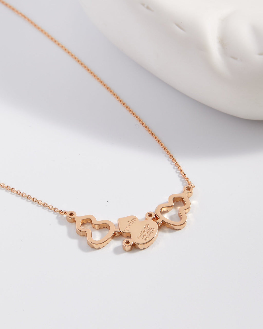 QEELIN WULU 3 MOTIF DIAMOND PINK GOLD NECKLACE