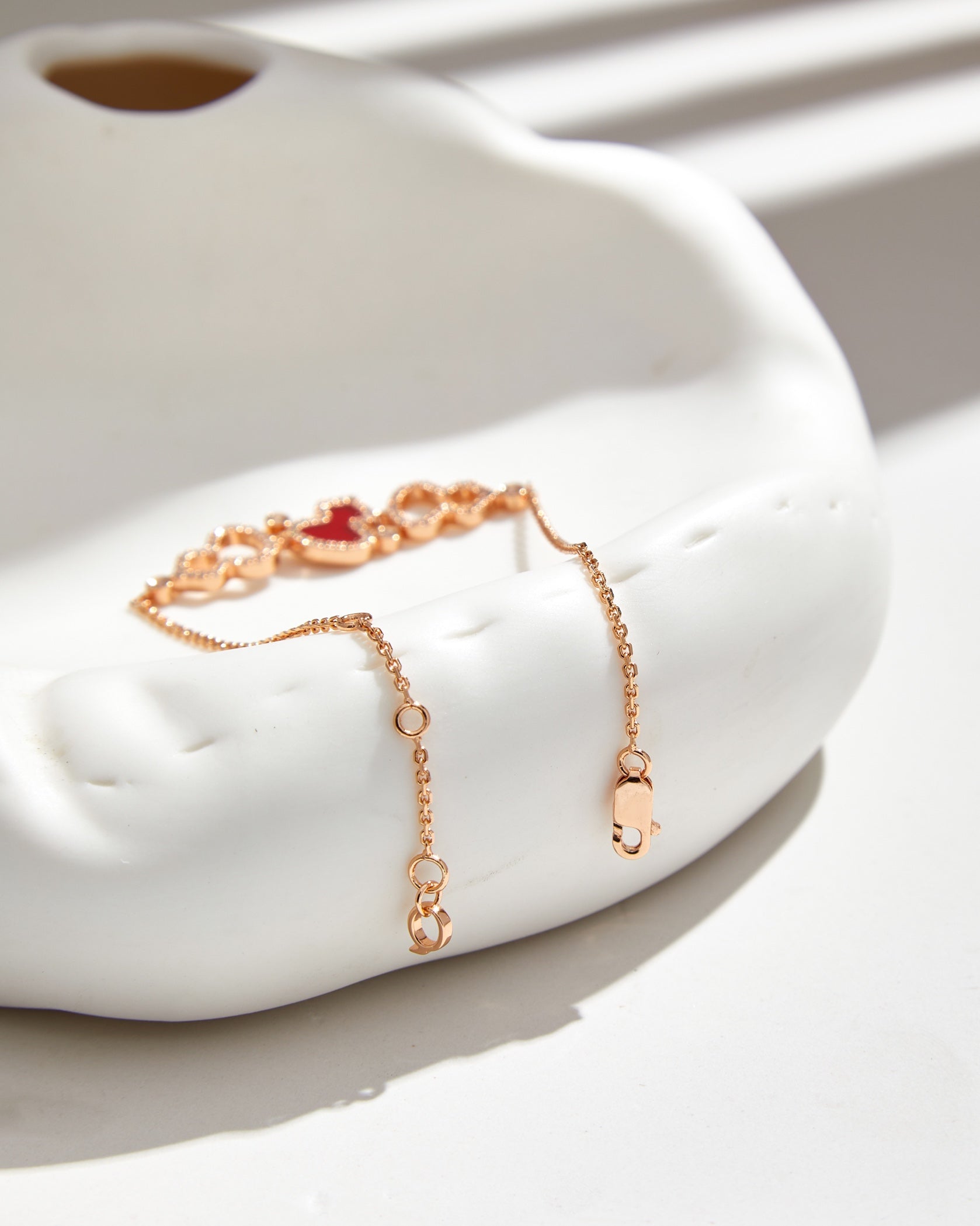QEELIN WULU DIAMOND 3 MOTIF PINK GOLD BRACELET