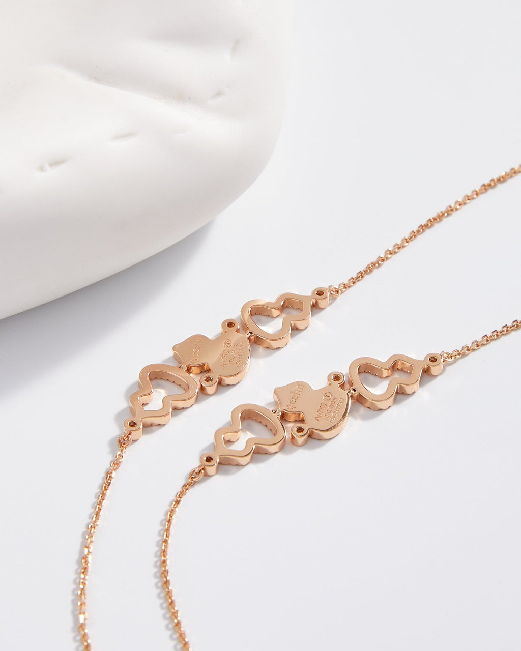 QEELIN WULU DIAMOND 3 MOTIF PINK GOLD BRACELET