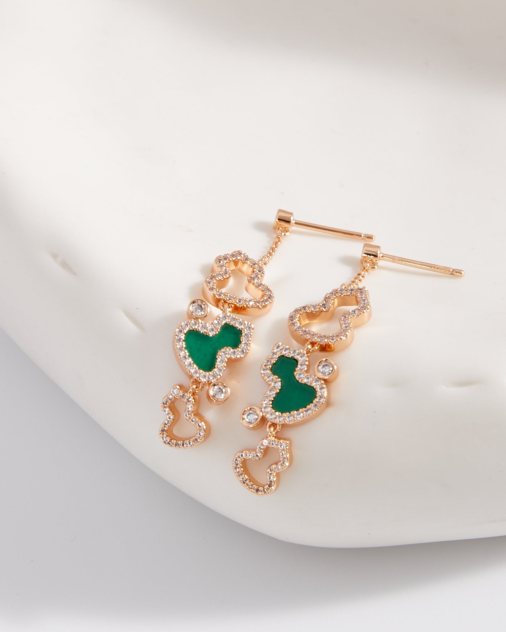 QEELIN WULU 3 MOTIF DROP DIAMOND PINK GOLD EARRINGS