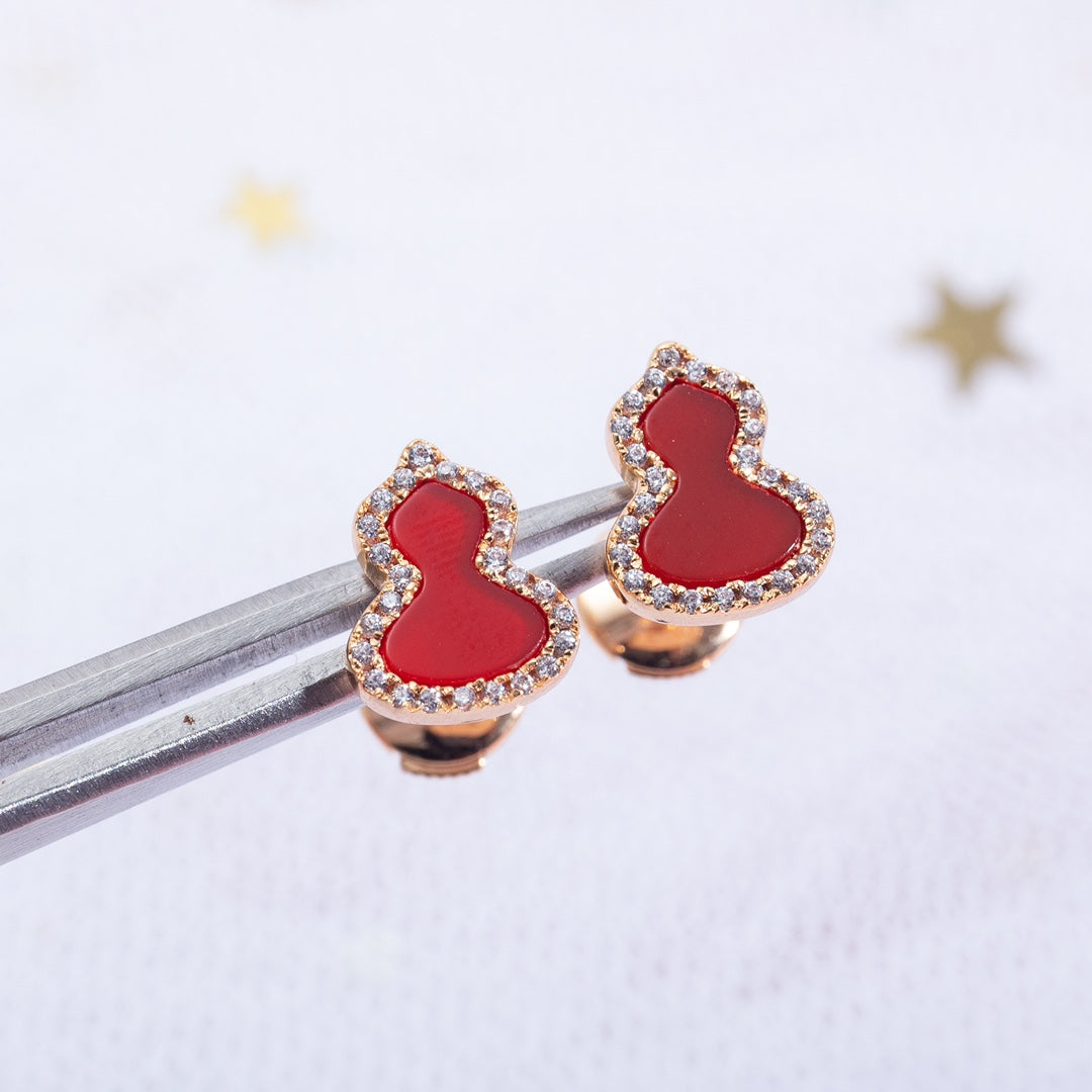 QEELIN WULU CARNELIAN DIAMOND PINK GOLD STUD EARRINGS