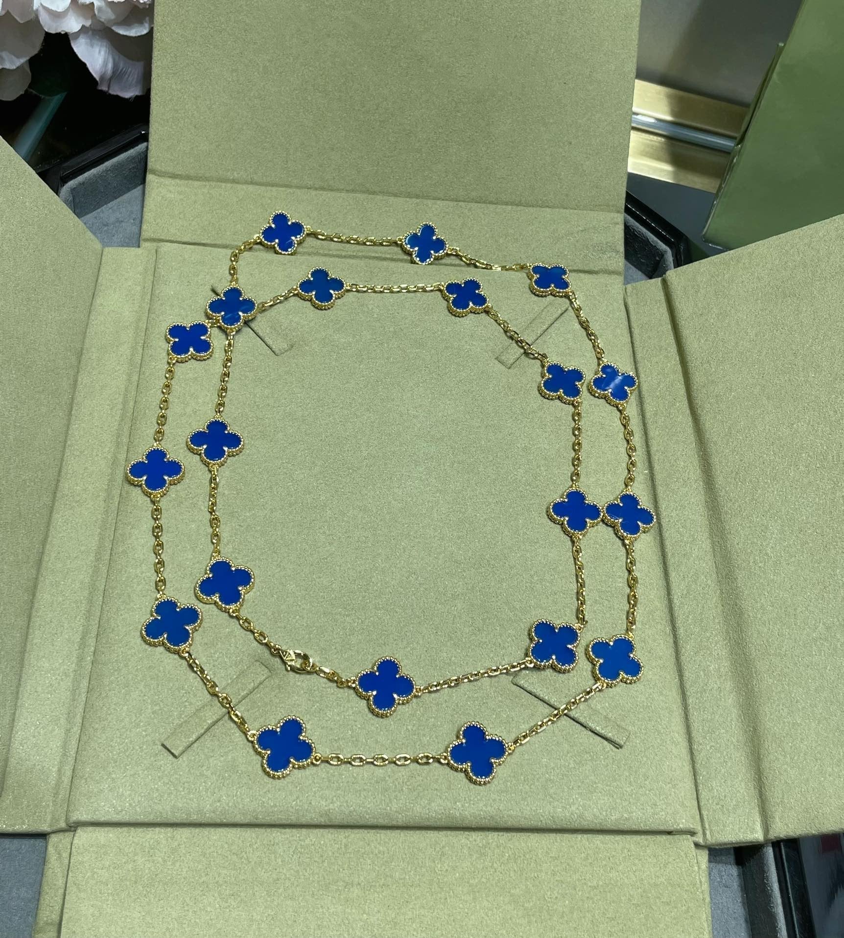 Van Cleef & Arpels CLOVER 20 MOTIF AGATE 86CM NECKLACE