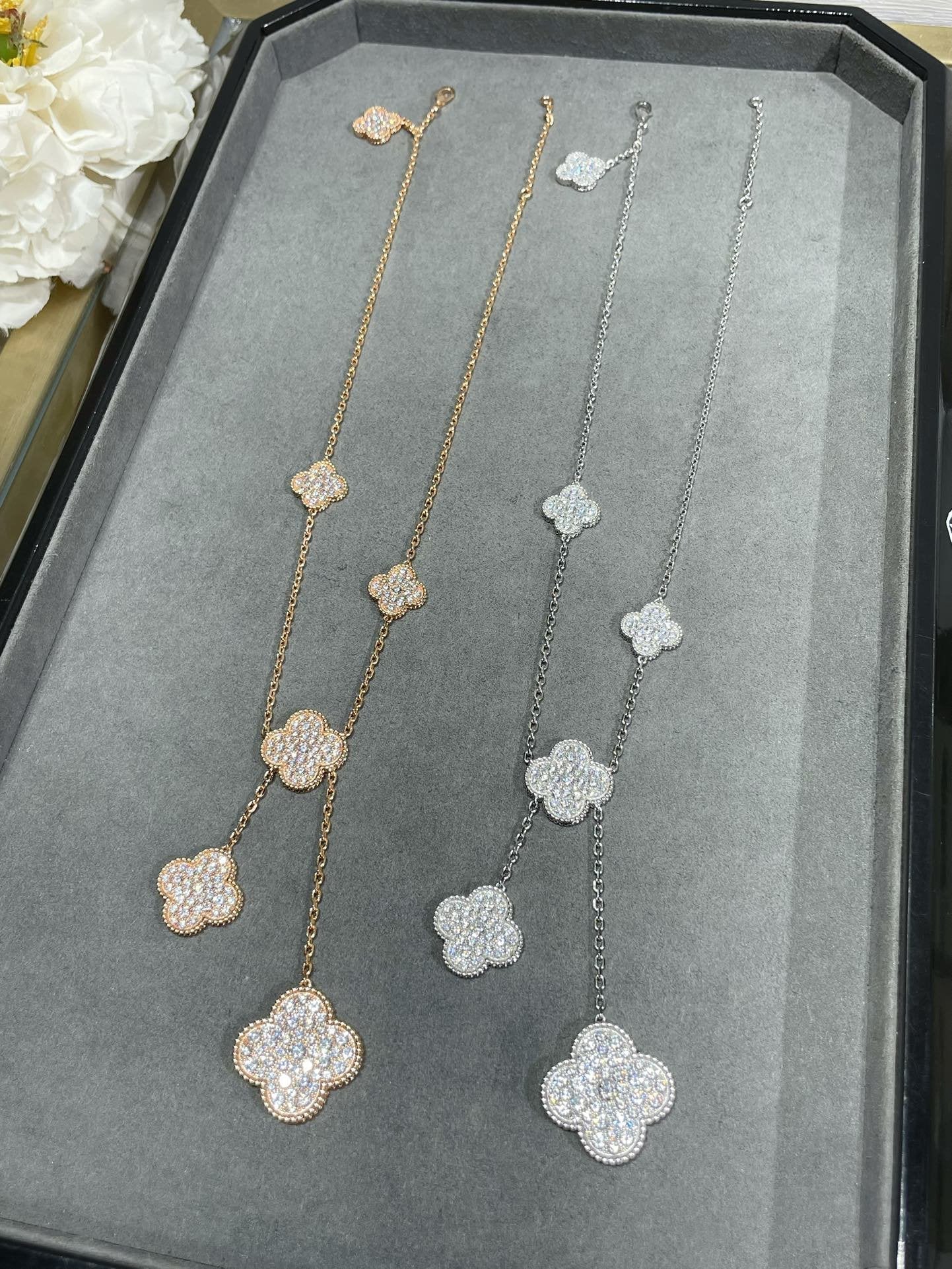 Van Cleef & Arpels CLOVER 6 MOTIF DIAMOND PAVED NECKLACE