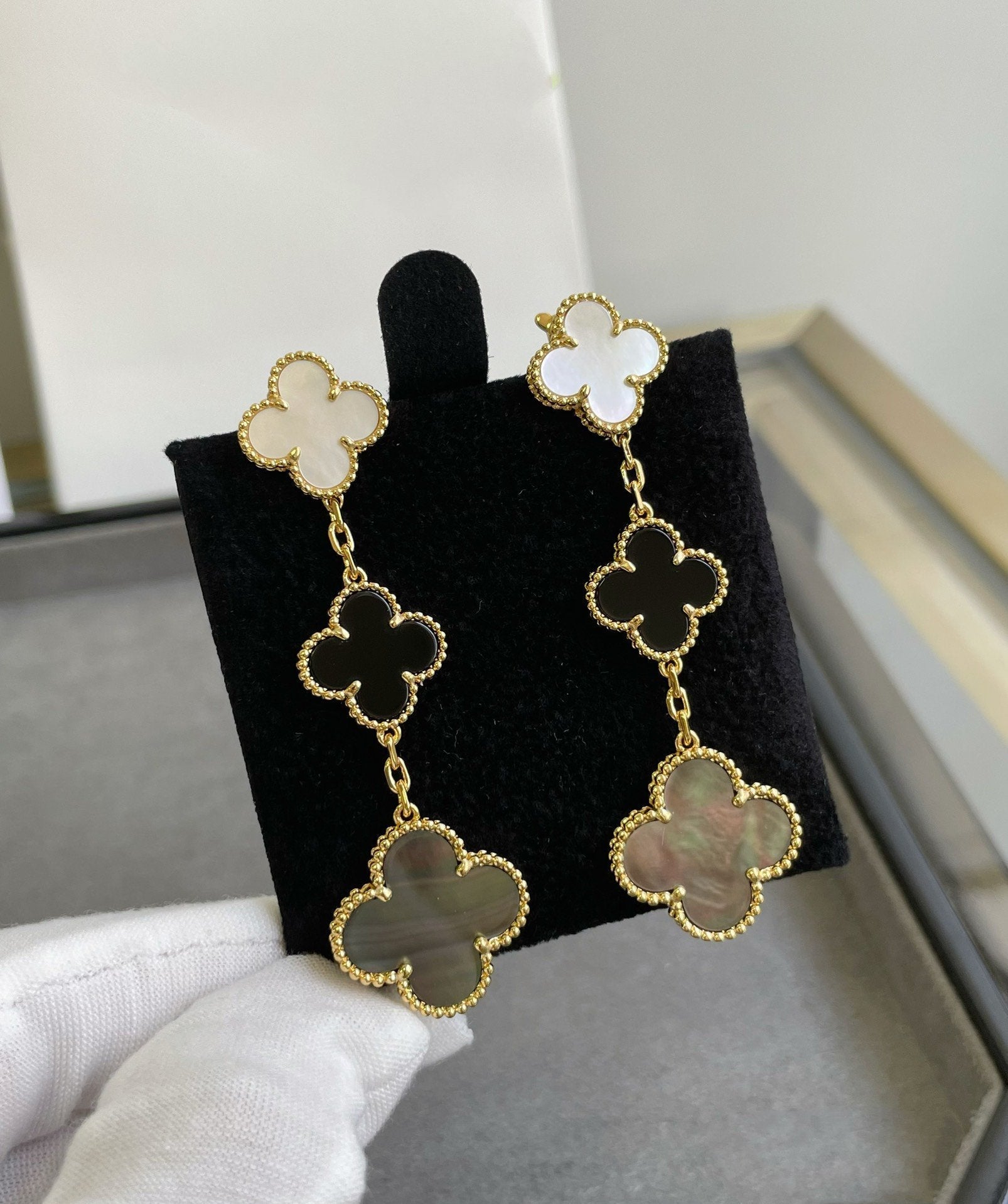 Van Cleef & Arpels CLOVER 3 MOTIF MOP ONYX DARK MOP PINK GOLD EARRINGS
