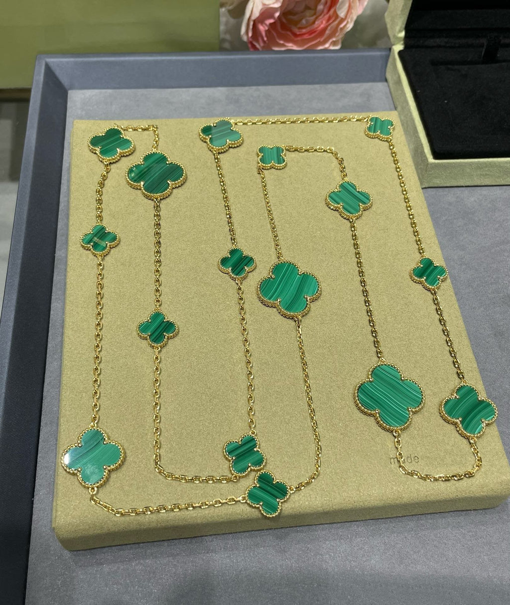 Van Cleef & Arpels CLOVER 16 MOTIF MALACHITE PINK GOLD NECKLACE