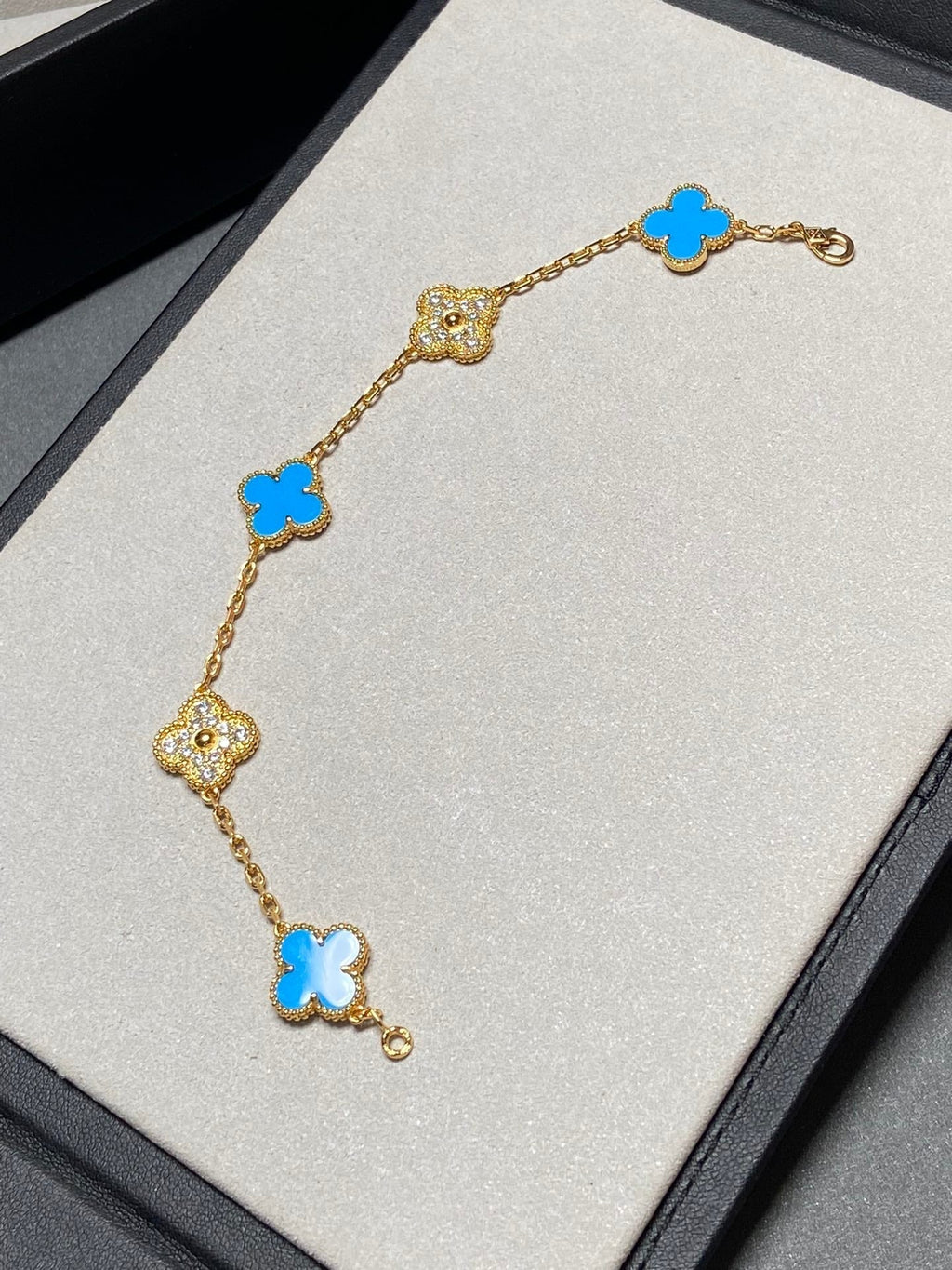 Van Cleef & Arpels CLOVER 5 MOTIF TURQUOISE DIAMOND GOLD BRACELET