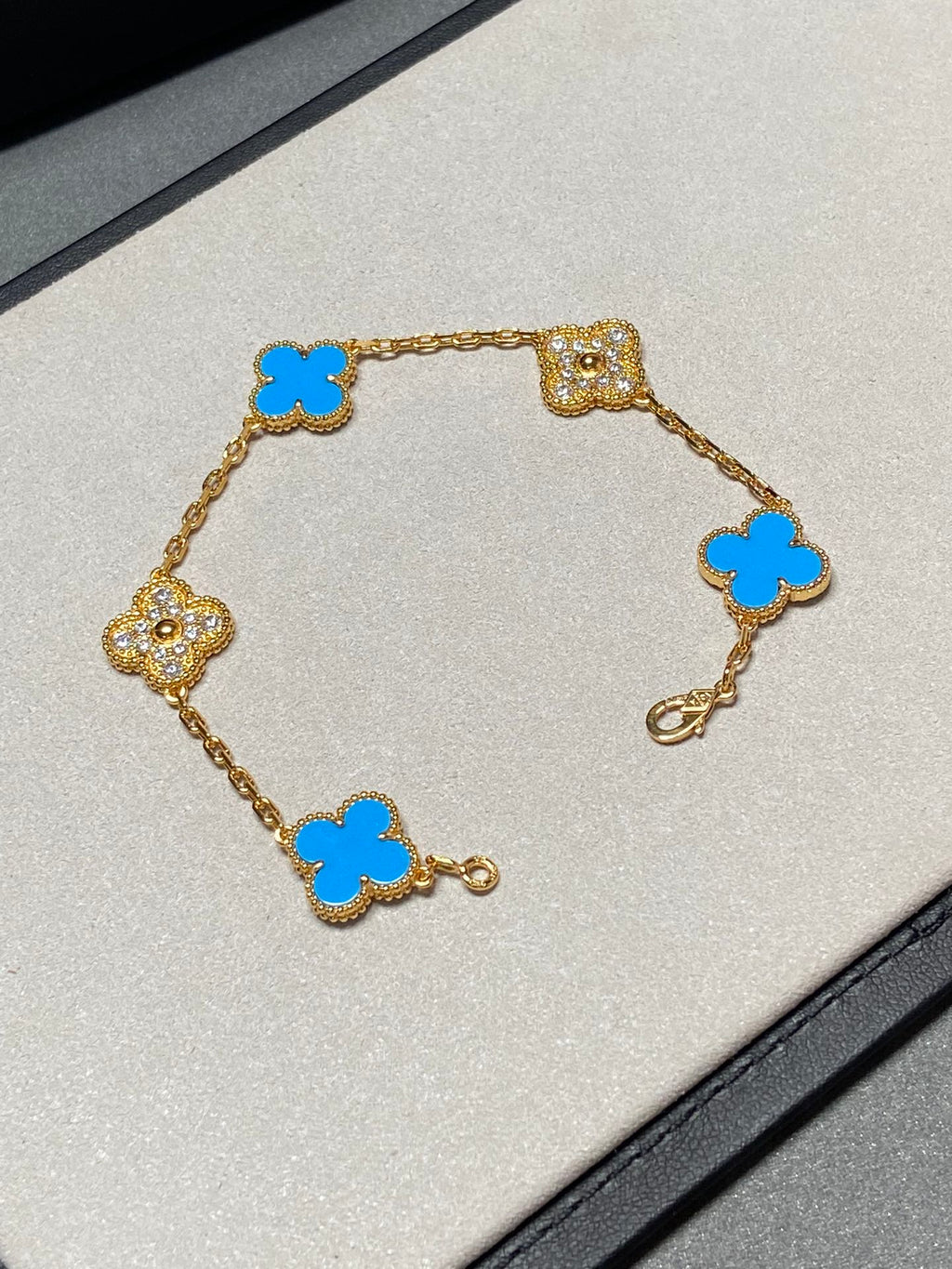 Van Cleef & Arpels CLOVER 5 MOTIF TURQUOISE DIAMOND GOLD BRACELET