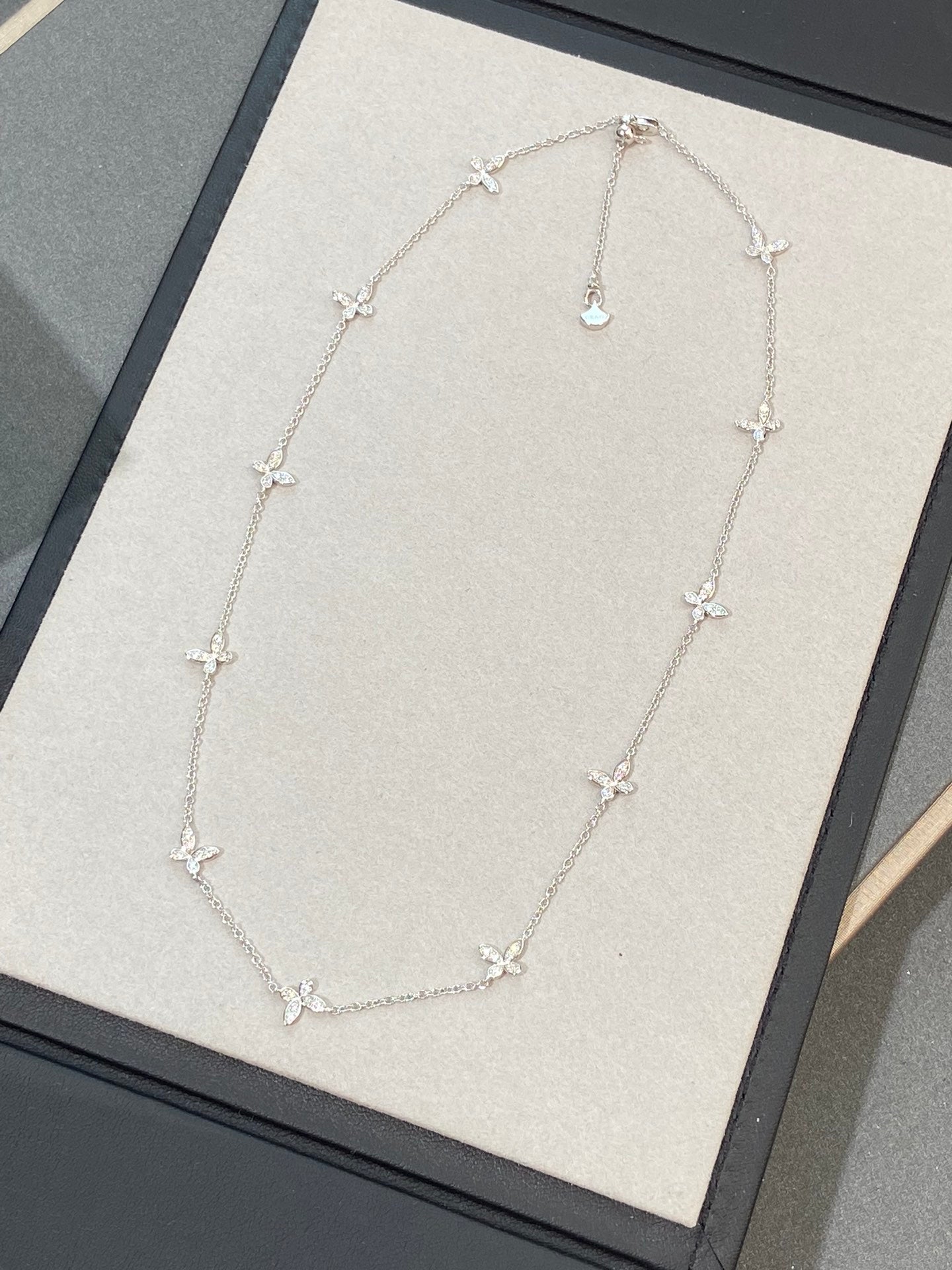GRAFF CLASSIC BUTTERFLY PETITE DIAMOND SILVER NECKLACE