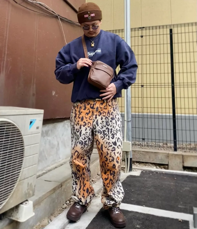 Supreme Washed Box Logo SS 25  Sweatshirt