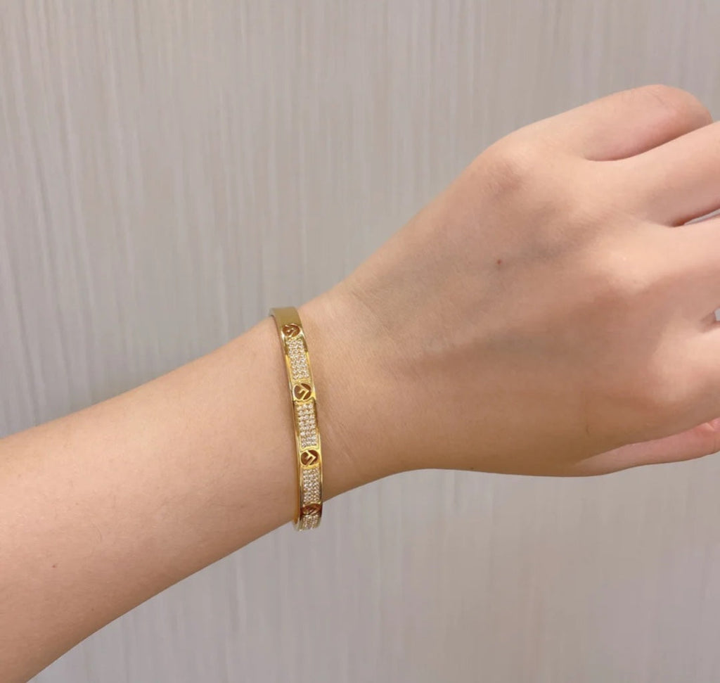 FENDI F BRACELET PINK GOLD DIAMOND CUFF