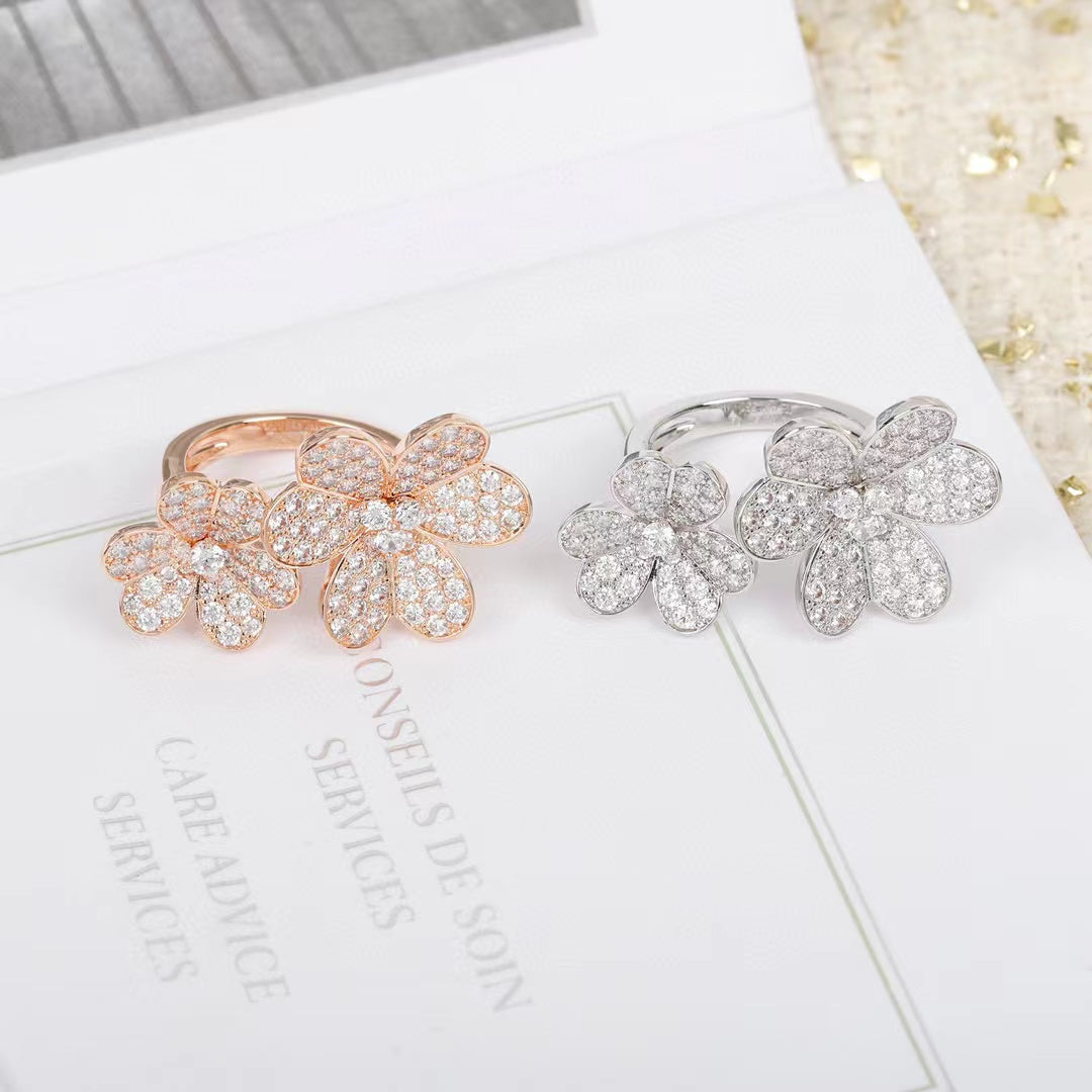 Van Cleef & Arpels FRIVOLE DIAMOND BETWEEN RING