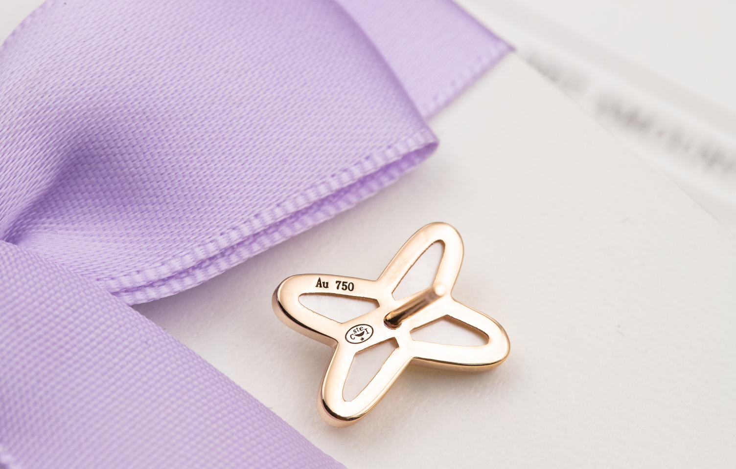 CHAUMET JEUX DE WHITE MOP PINK GOLD DIAMOND EARRINGS
