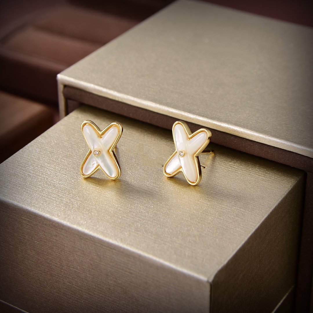 CHAUMET JEUX DE WHITE MOP GOLD DIAMOND EARRINGS