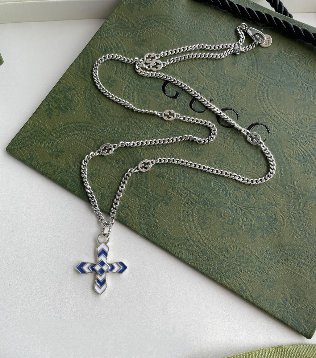 GUCCI WOMEN'S NECKLACE WITH CROSS MOTIF PENDANT