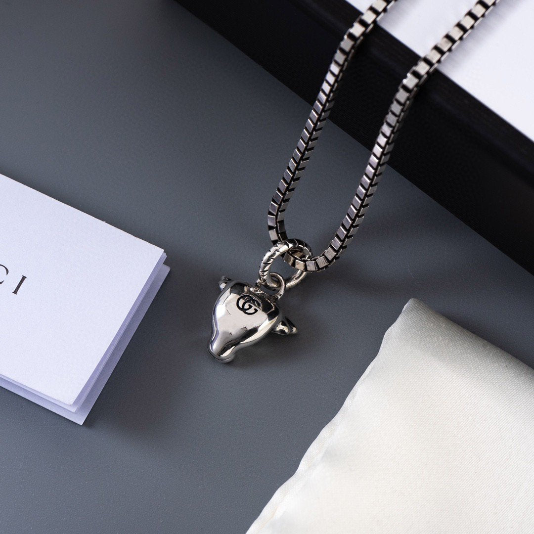 GUCCI DOUBLE CLASSIC RETRO STERLING SILVER COW  NECKLACE