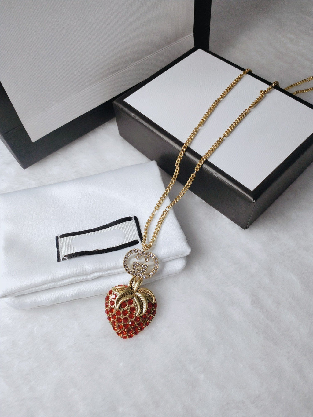 GUCCI RED DIAMOND STRAWBERRY NECKLACE