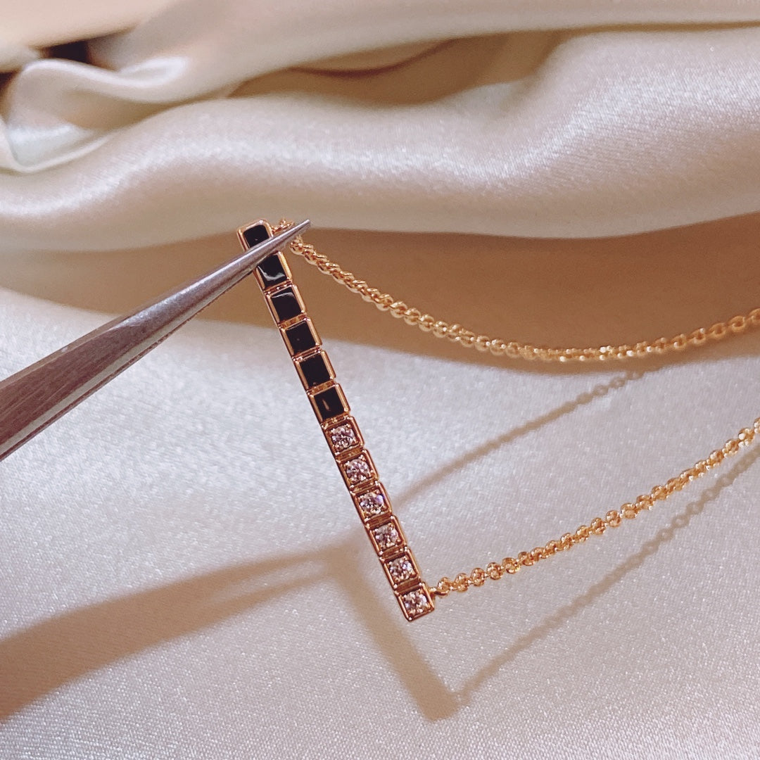 CHOPARD ICE CUBE NECKLACE DIAMOND