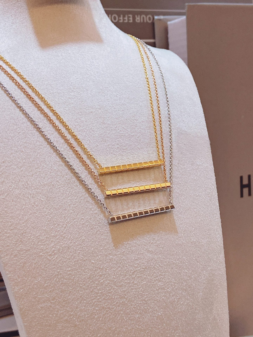CHOPARD ICE CUBE NECKLACE