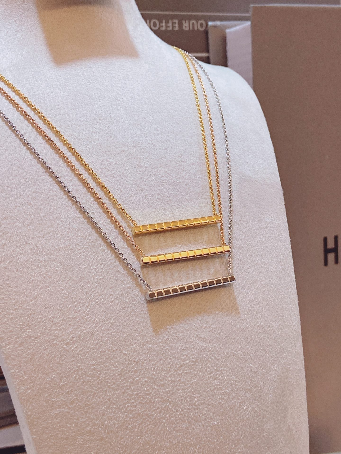 CHOPARD ICE CUBE NECKLACE