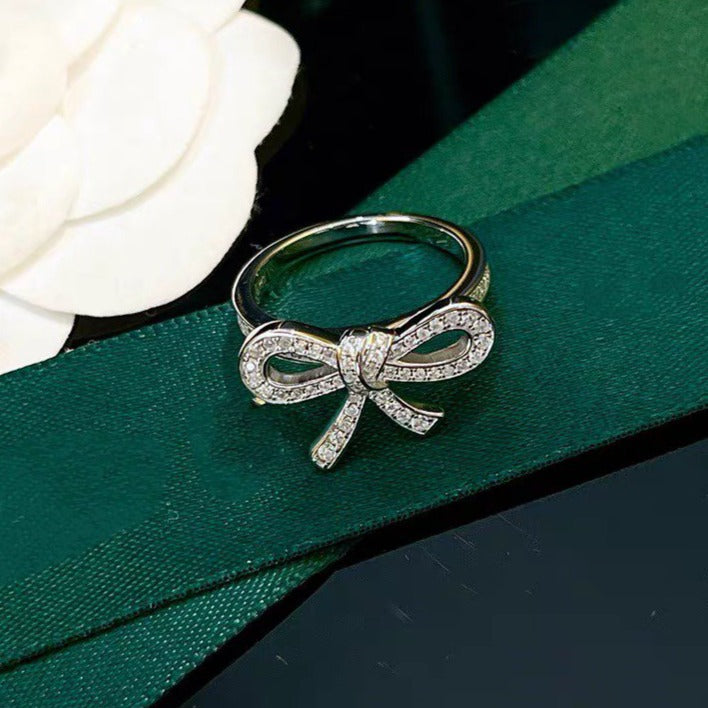GRAFF TILDA BOW MINI SILVER DIAMOND RING