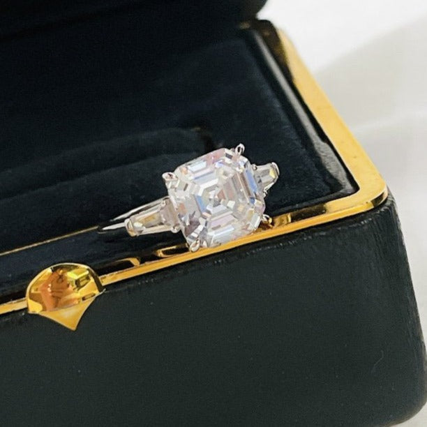 GRAFF PROMISE SQUARE EMERALD CUT SILVER DIAMOND RING