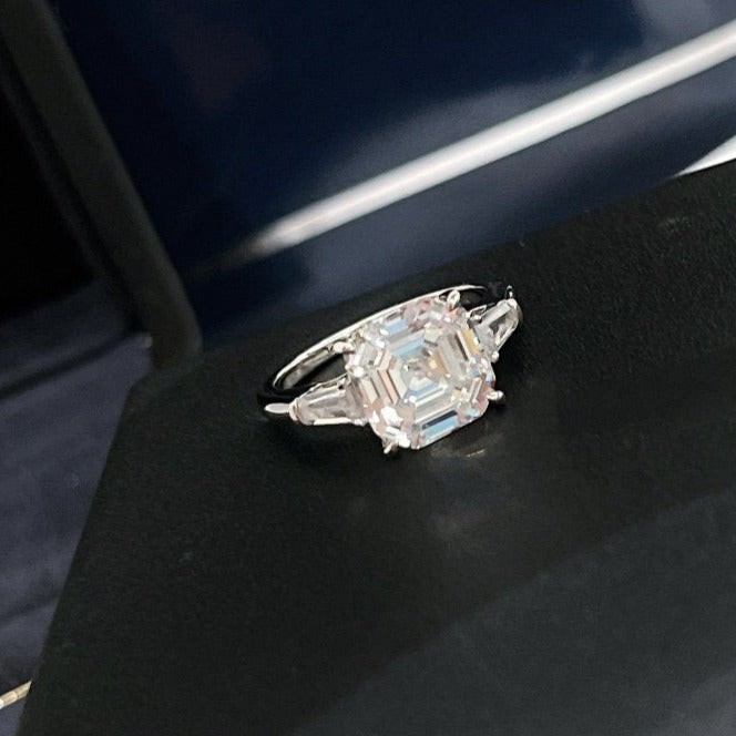 GRAFF PROMISE SQUARE EMERALD CUT SILVER DIAMOND RING