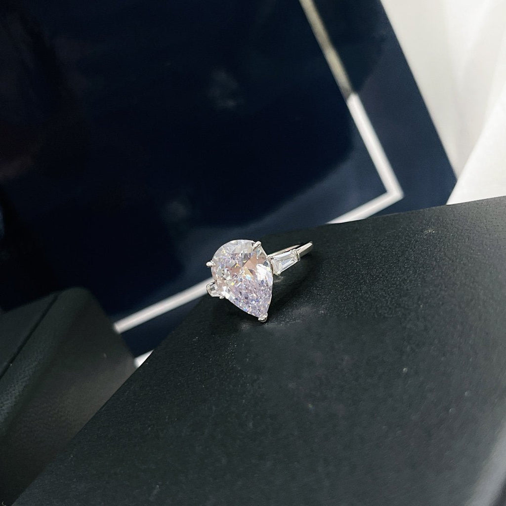 GRAFF PROMISE PEAR SHAPE SILVER DIAMOND ENGAGEMENT RING