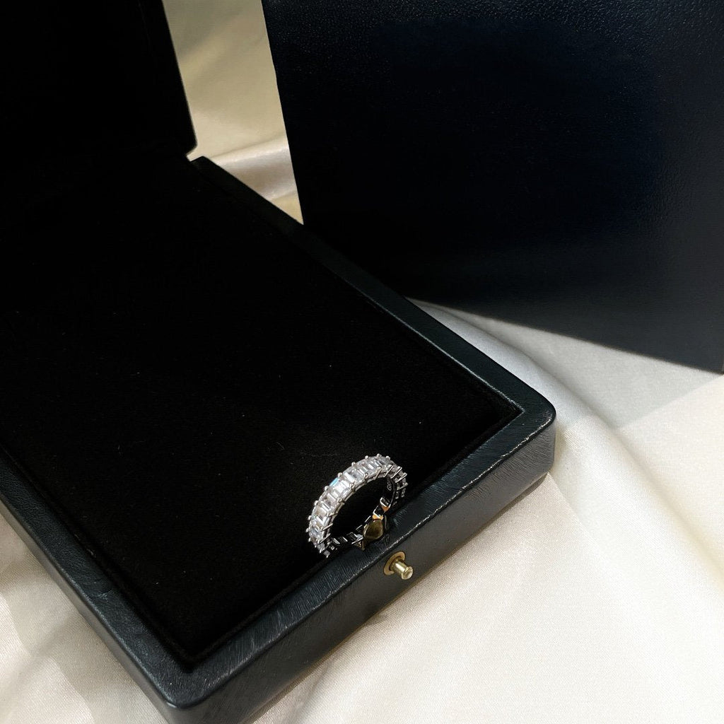 GRAFF EMERALD CUT SILVER DIAMOND BAND RING