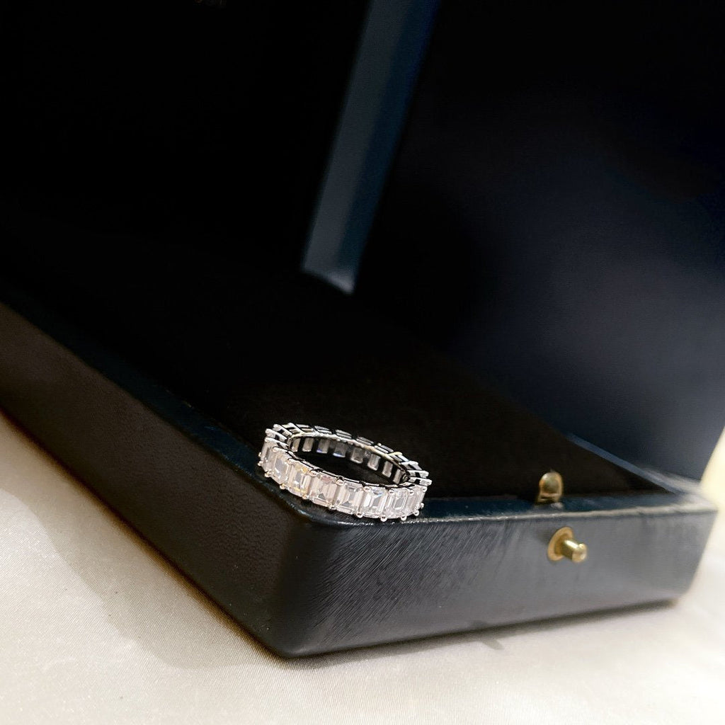 GRAFF EMERALD CUT SILVER DIAMOND BAND RING