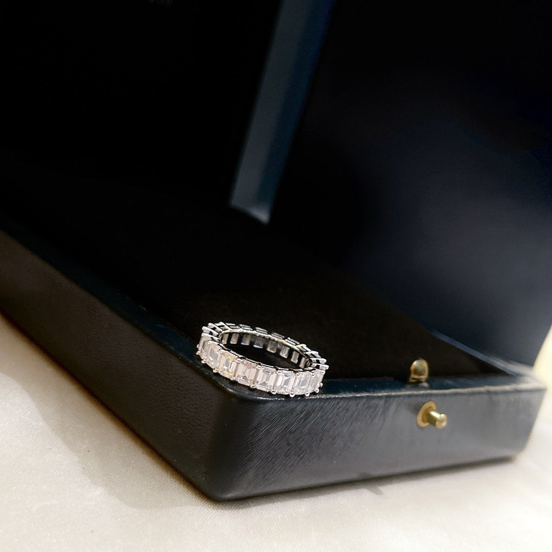 GRAFF EMERALD CUT SILVER DIAMOND BAND RING