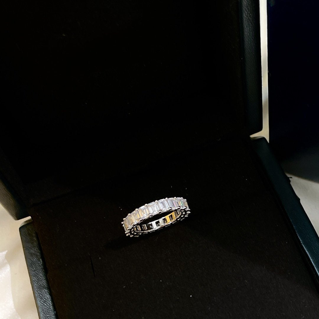 GRAFF EMERALD CUT SILVER DIAMOND BAND RING