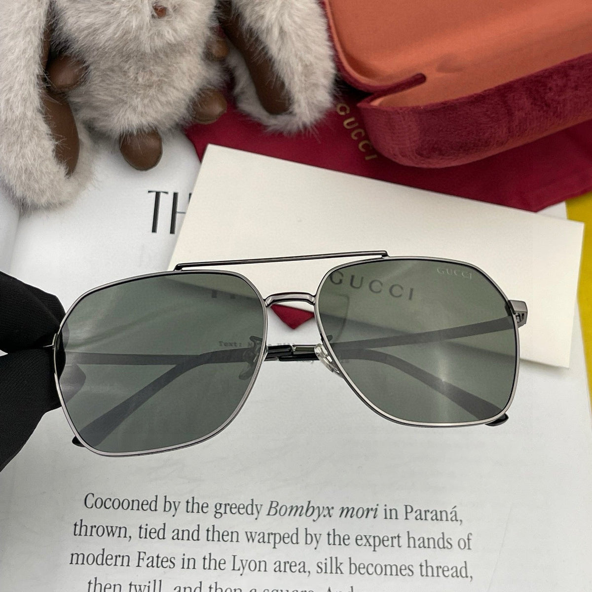 GUCCI SQUARE FRAME SUNGLASSES 0863 IN METAL