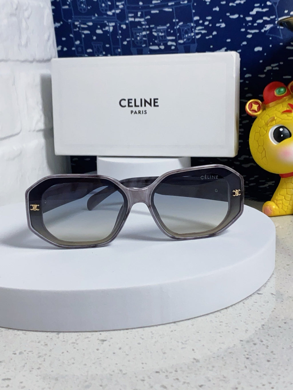 CELINE TRIOMPHE SQUARE SUNGLASSES 566740 IN MARBLED EFFECT ACETATE