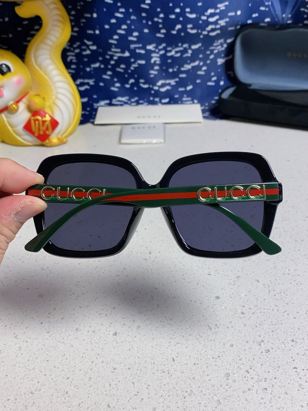 GUCCI SQUARE FRAME SUNGLASSES 573309 IN ACETATE EMBOSSED LOGO