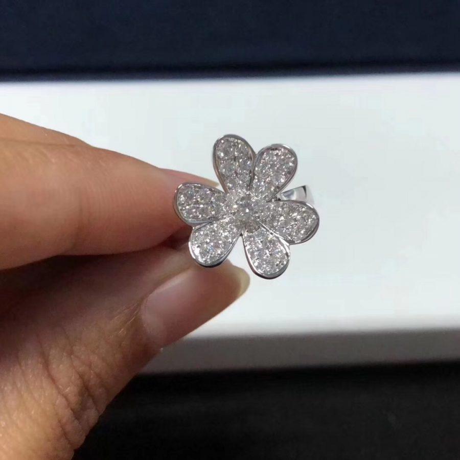 Van Cleef & Arpels FRIVOLE SILVER DIAMOND RING