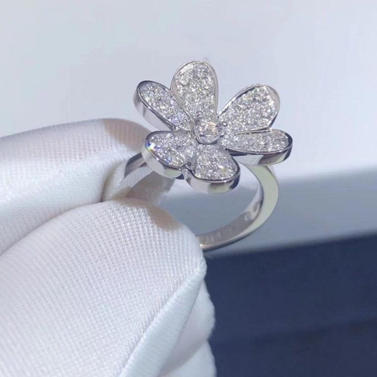 Van Cleef & Arpels FRIVOLE SILVER DIAMOND RING