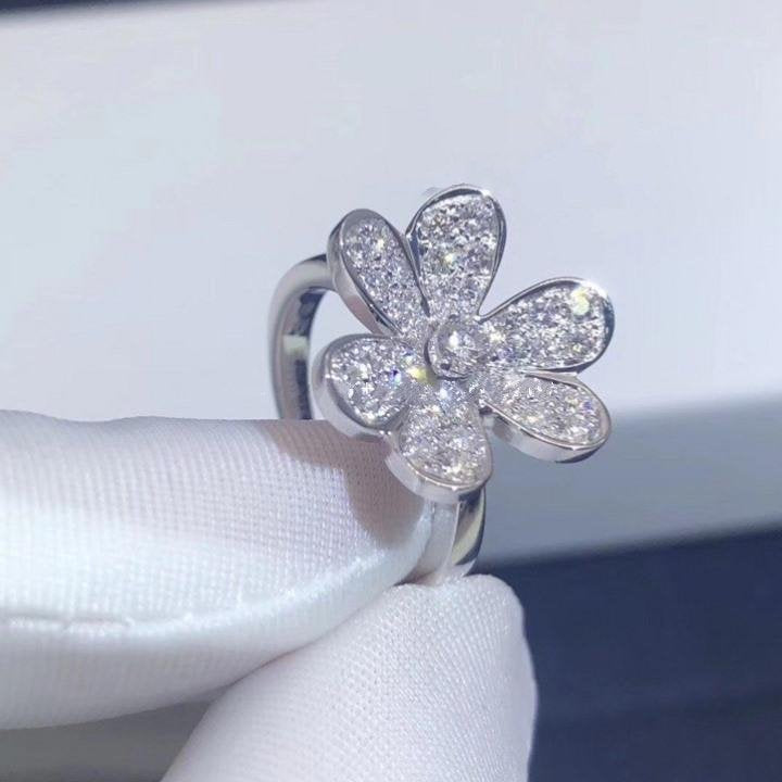 Van Cleef & Arpels FRIVOLE SILVER DIAMOND RING
