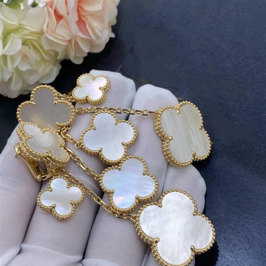 Van Cleef & Arpels CLOVER WHITE MOP 4 MOTIFS GOLD