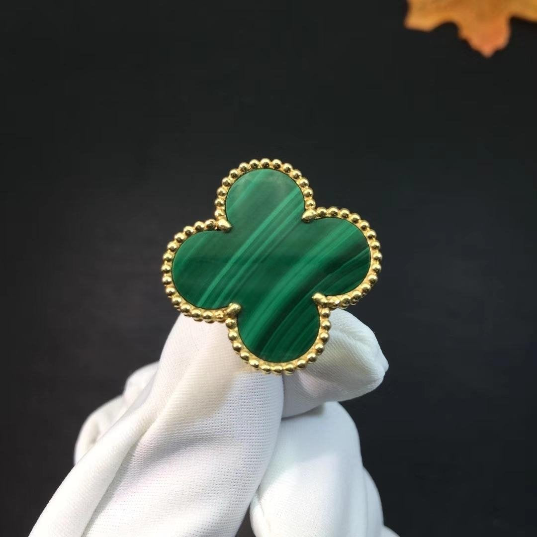 Van Cleef & Arpels CLOVER MALACHITE RING