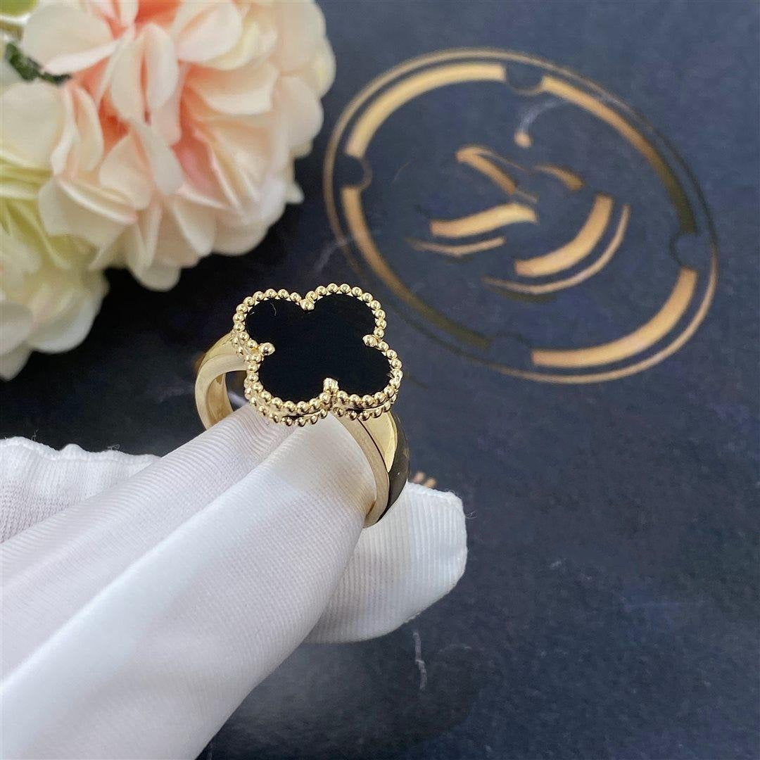 Van Cleef & Arpels CLOVER ONYX RING