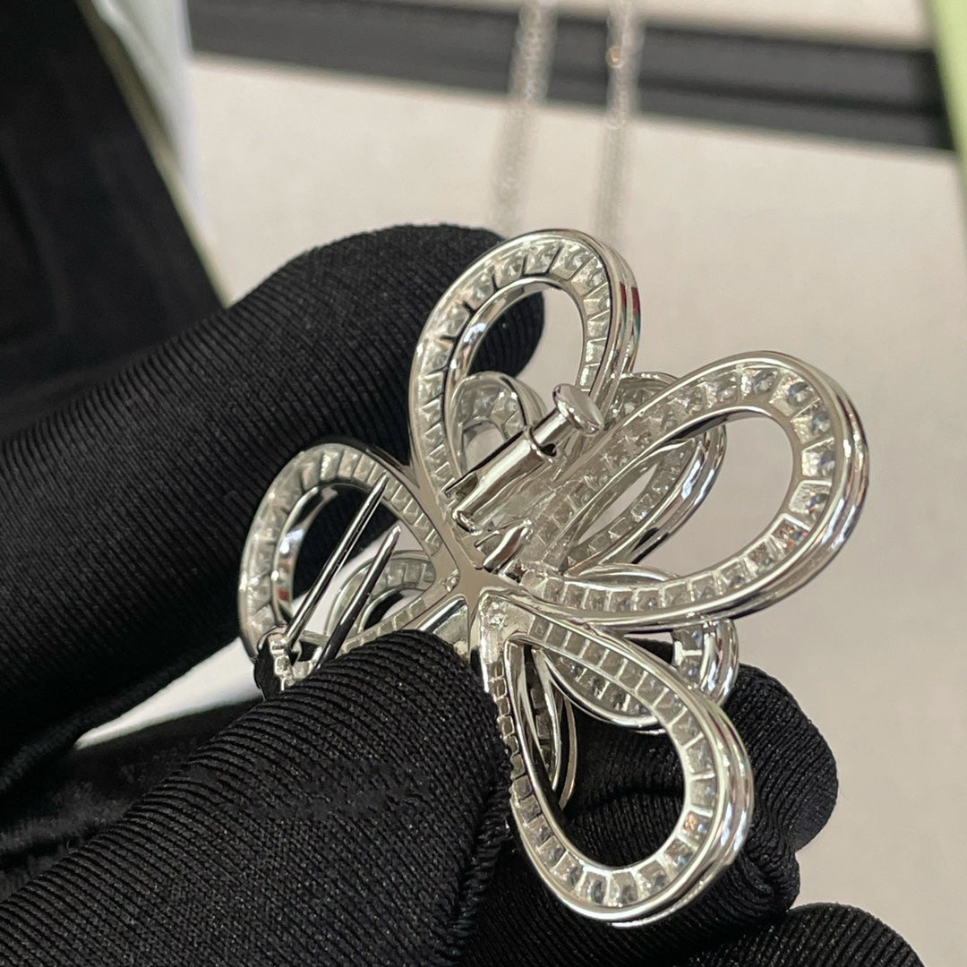 Van Cleef & Arpels DOUBLE LACE FLOWER SILVER PENDANT DIAMOND NECKLACE