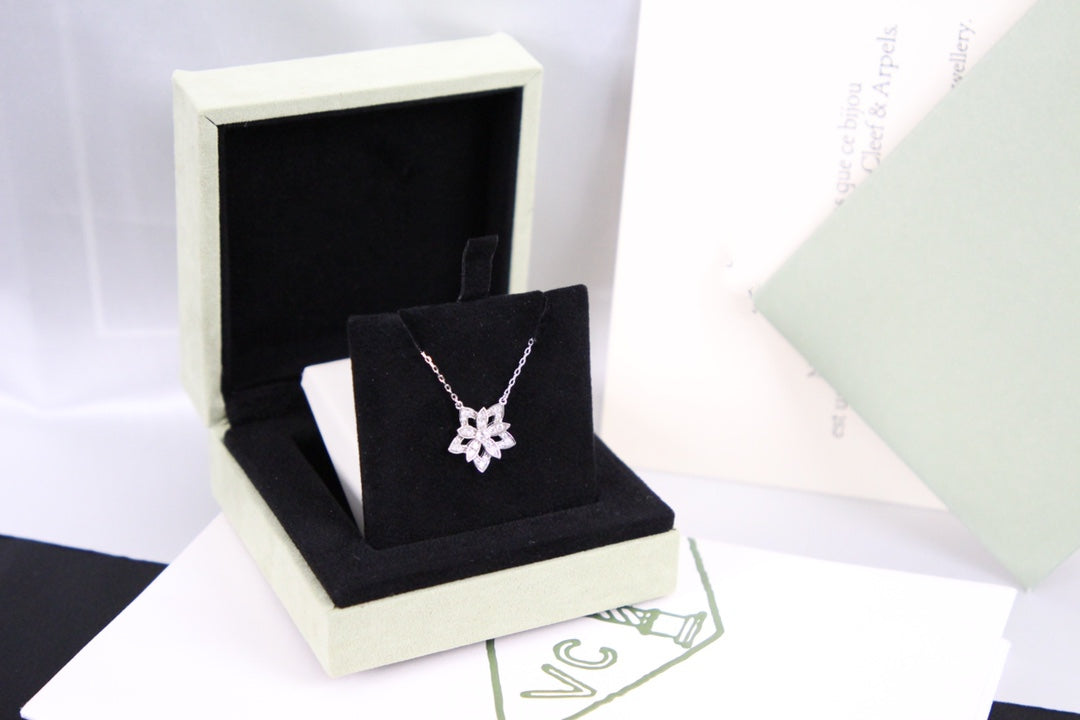 Van Cleef & Arpels LOTUS FLOWER SILVER DIAMOND NECKLACE