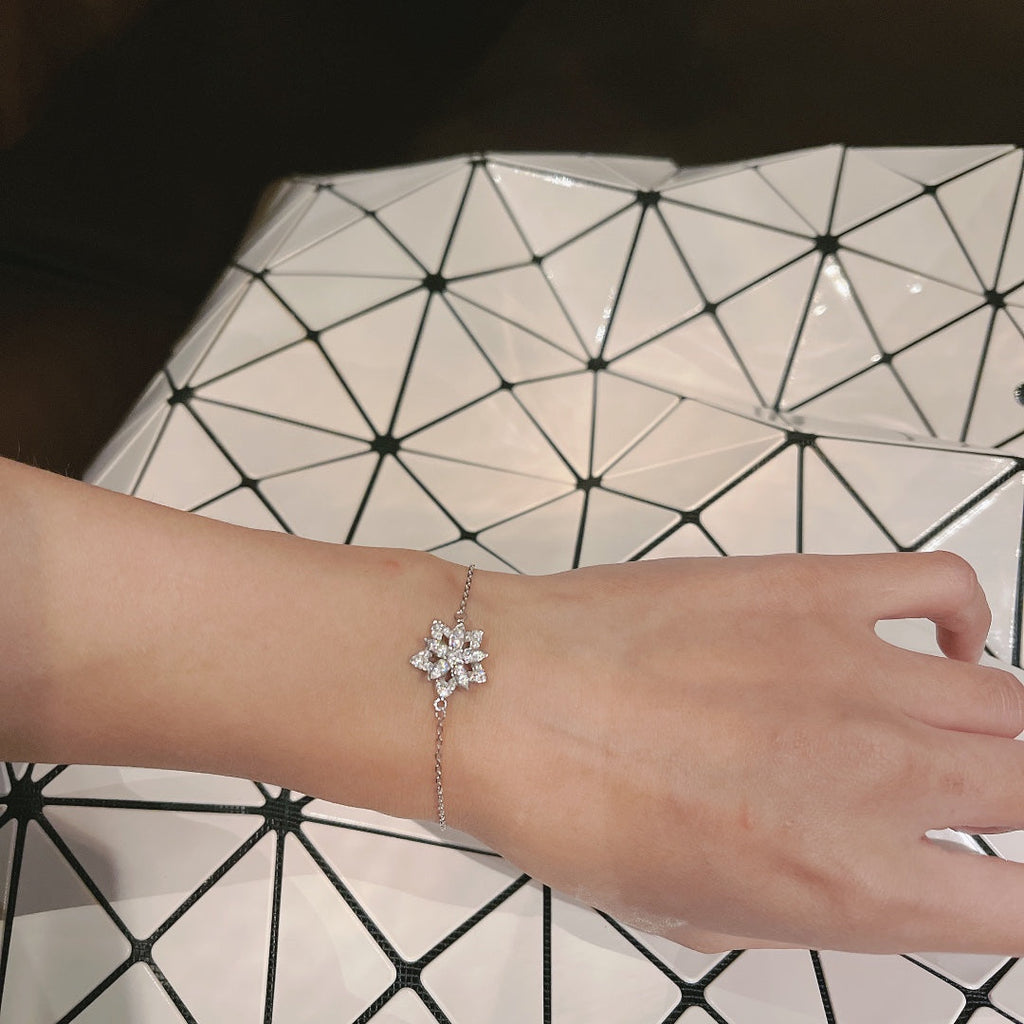 Van Cleef & Arpels LOTUS FLOWER SILVER DIAMOND BRACELET