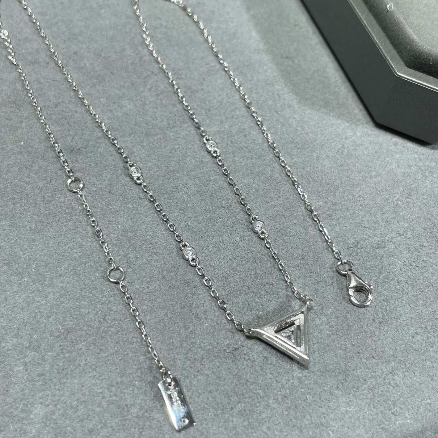 MESSIKA MESSIK TRIANGLE DIAMOND SILVER NECKLACE