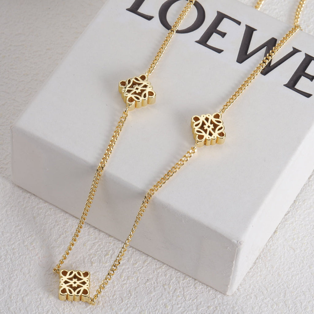 LOEWE ANAGRAM 5 MOTIFS GOLD NECKLACE