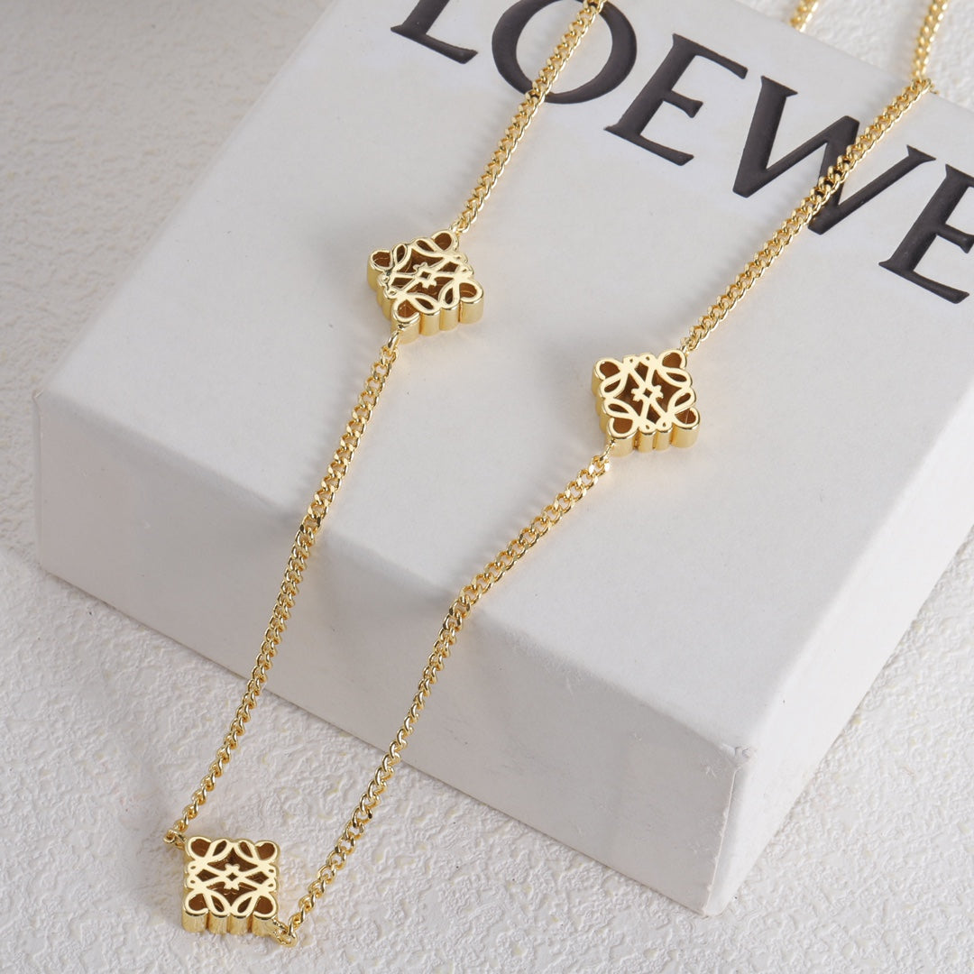 LOEWE ANAGRAM 5 MOTIFS GOLD NECKLACE