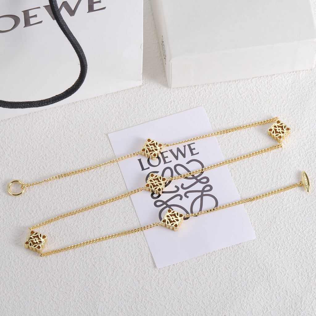 LOEWE ANAGRAM 5 MOTIFS GOLD NECKLACE