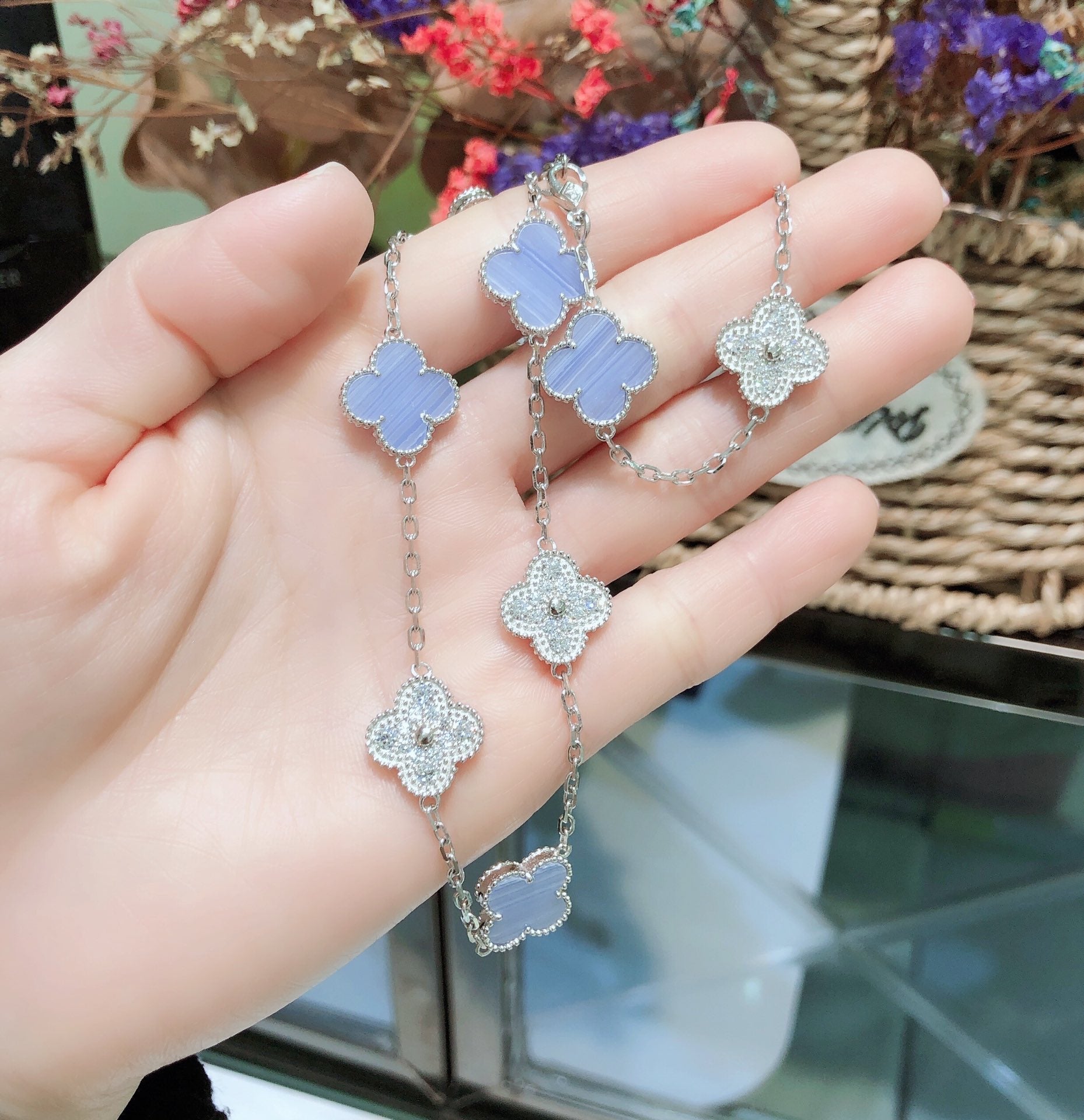 Van Cleef & Arpels CLOVER 10 MOTIFS CHALCEDONY DIAMONDS SILVER NECKLACE